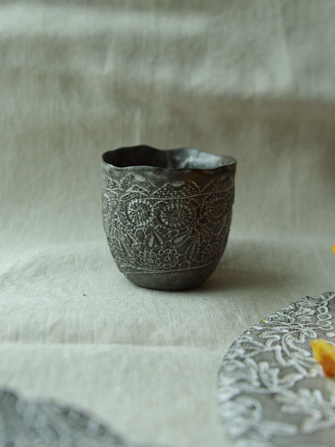Lace pattern ceramic cup