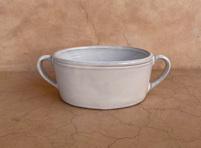 Soup bowl with two handles.