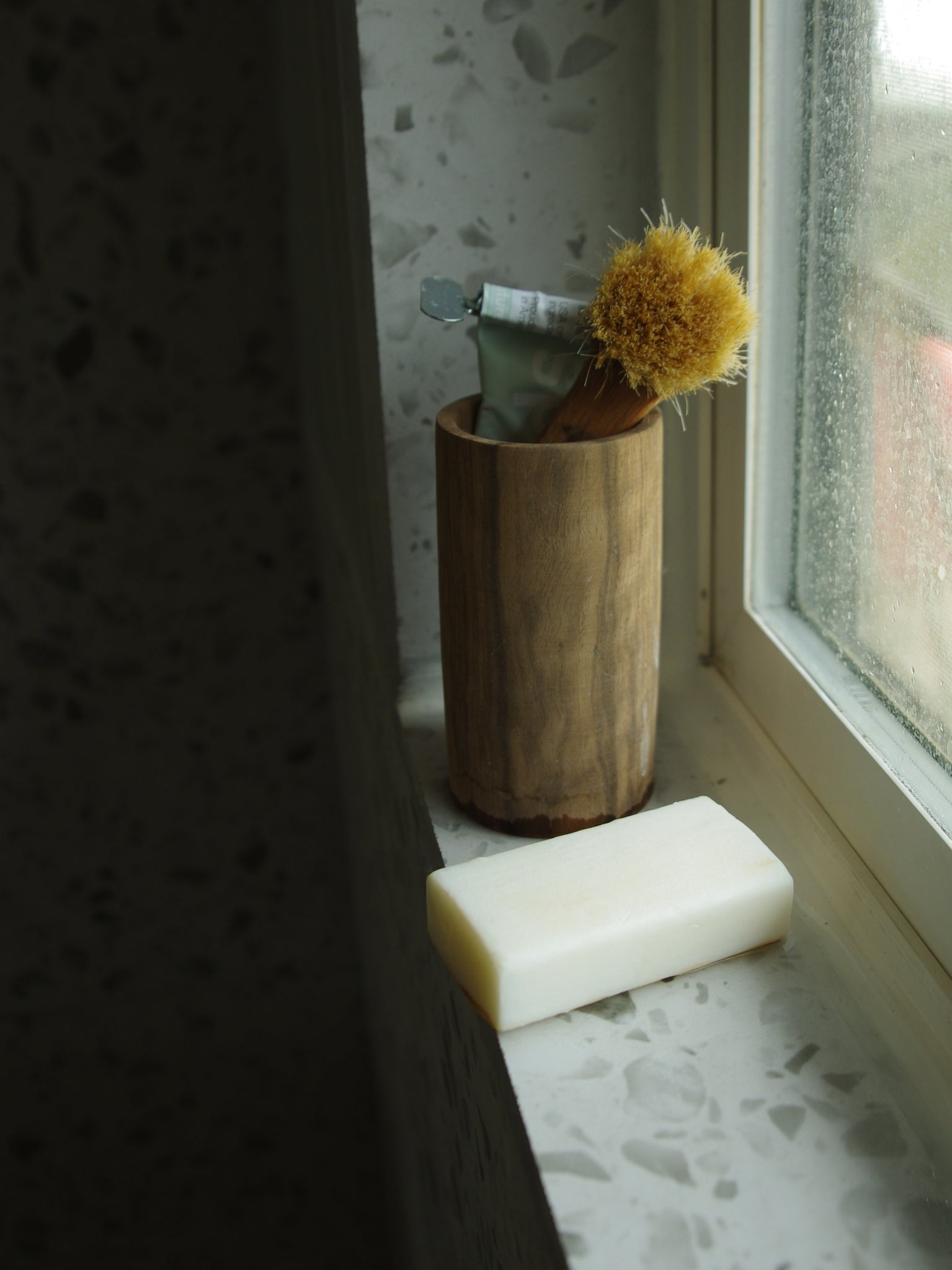 Le Bain Bathroom Accessories—Wooden Cups