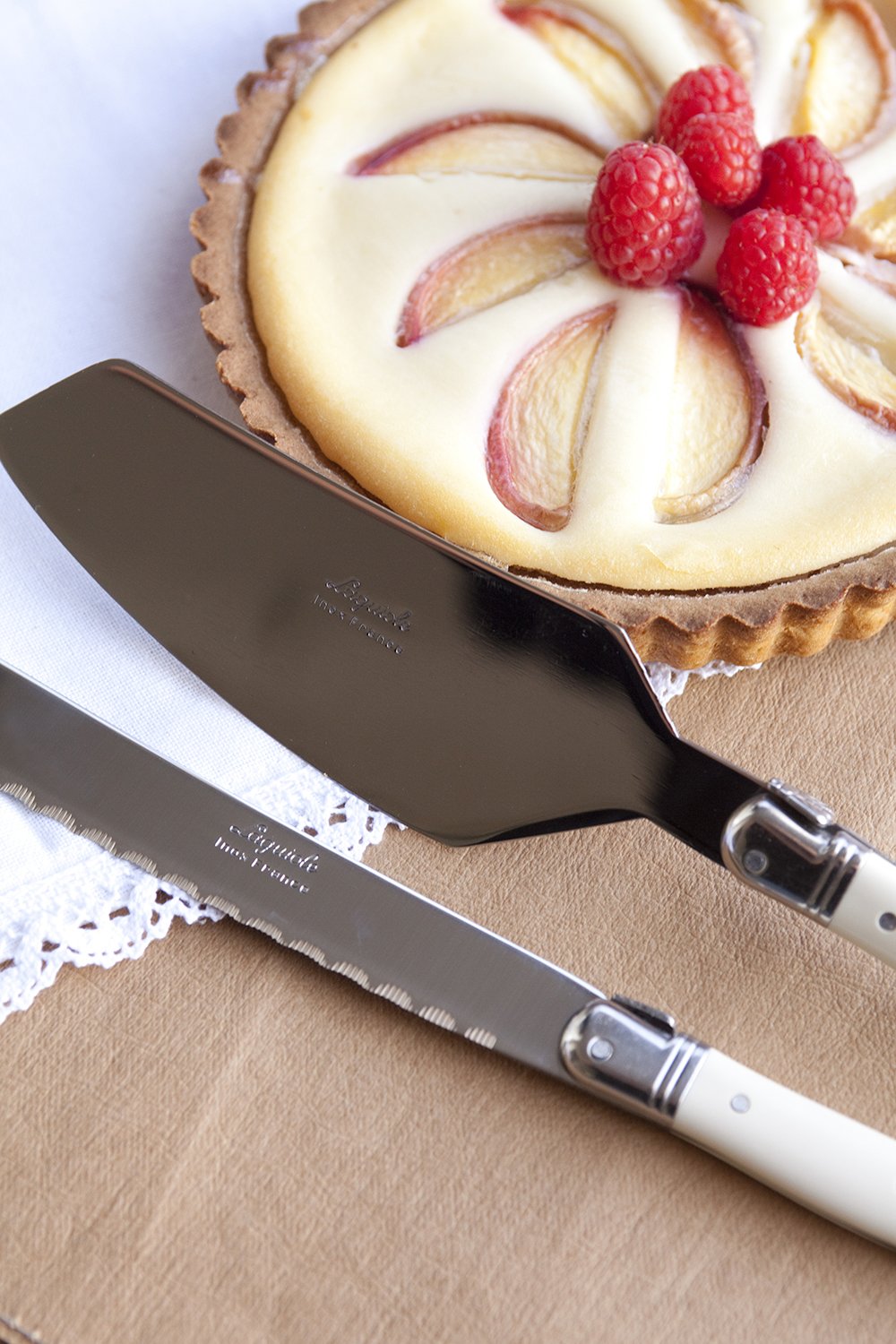 Laguiole Ivory Cake Set in Wood Box (Cake Slicer and Bread Knife) - French Dry Goods