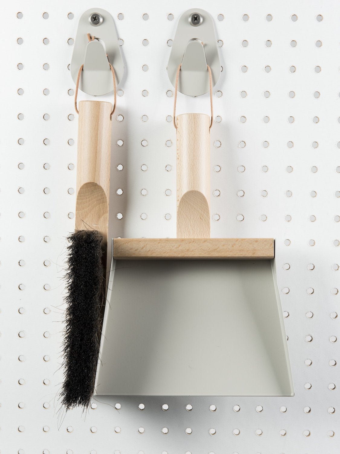 Andrée Jardin Mr. and Mrs. Clynk Grey Dustpan & Brush "Coffret" Gift Set with Wall Hooks