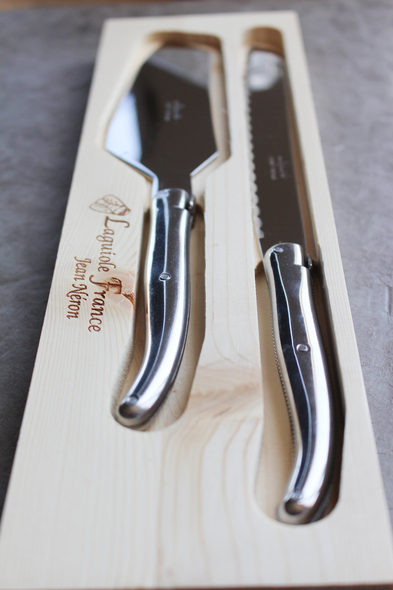 Laguiole Platine Cake & Bread Set All Stainless Wooden Box - French Dry Goods