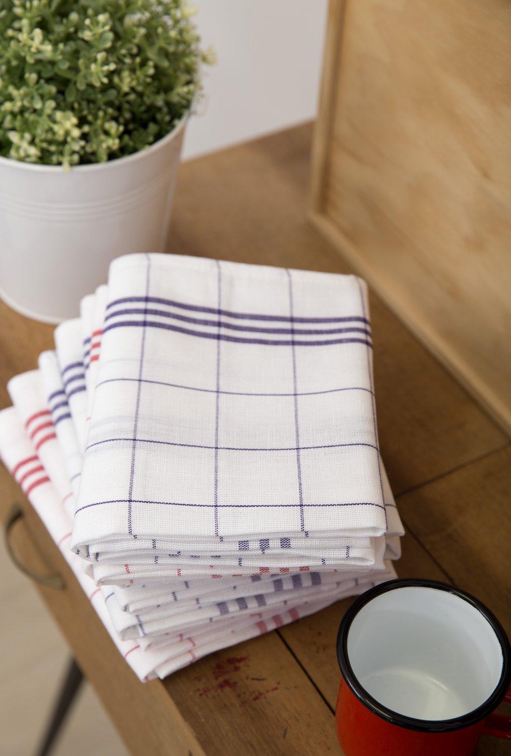 Tissage de l’Ouest Set of 2 Traditional Checkered Blue Dish Towels (21.6” x 31.4”)