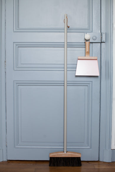 Andrée Jardin Mr. and Mrs. Clynk Apartment Broom Head Andrée Jardin andree-jardin-mr-and-mrs-clynk-apartment-broom-head - French Dry Goods